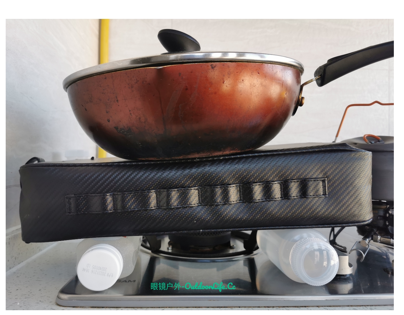 装满热水挤压测试